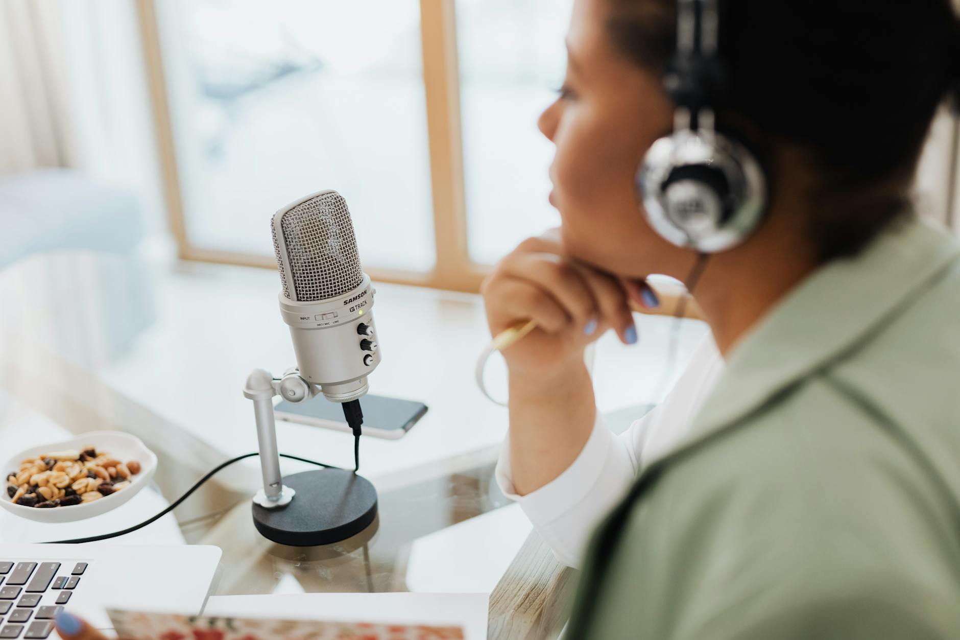Podcasting for Beginners - How It All Works, Easily Explained
