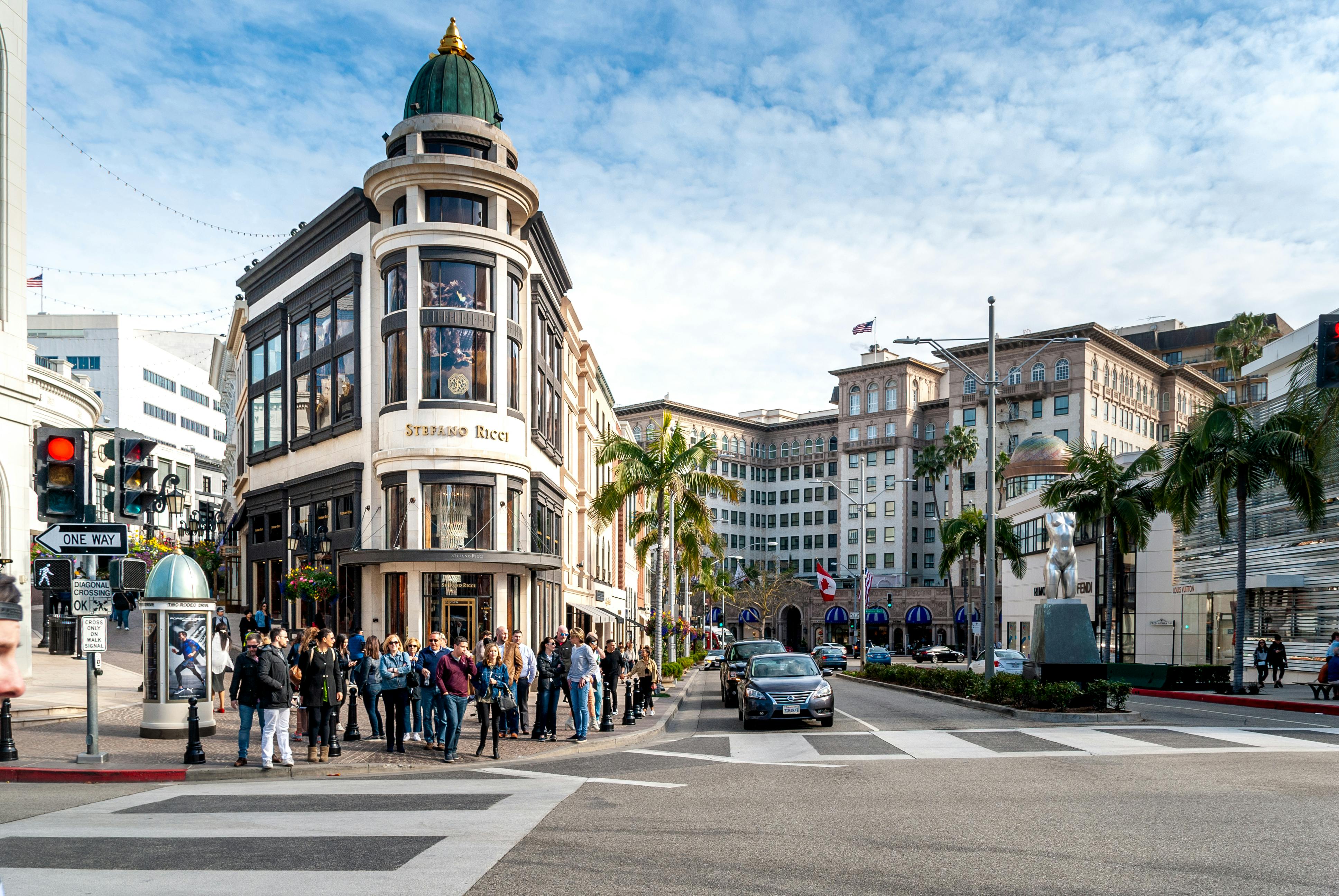 Louis vuitton store rodeo drive hi-res stock photography and