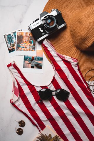 Light-toned outfit flat lay — photo by Taryn Elliott on Pexels