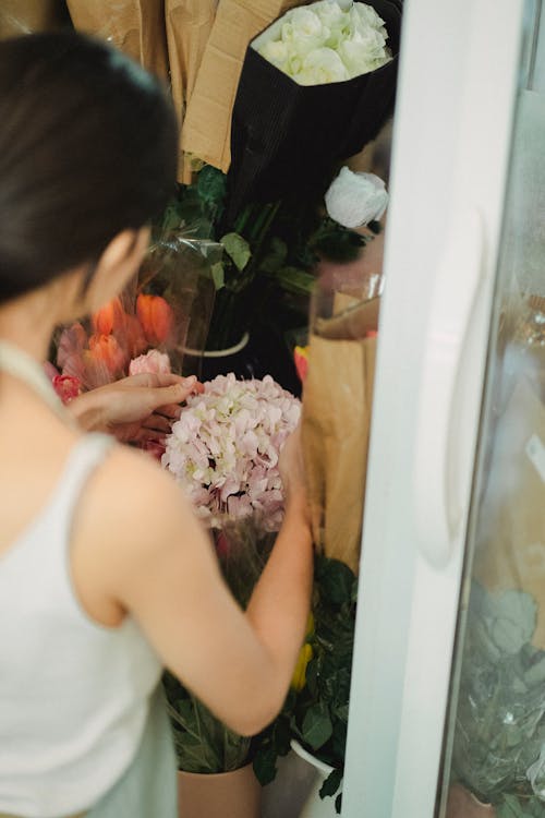 Δωρεάν στοκ φωτογραφιών με floral shop, αγνώριστος, αγορά