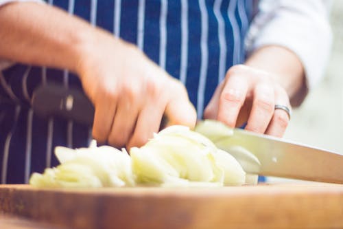 Fotos de stock gratuitas de cebollas, chef, cocinar