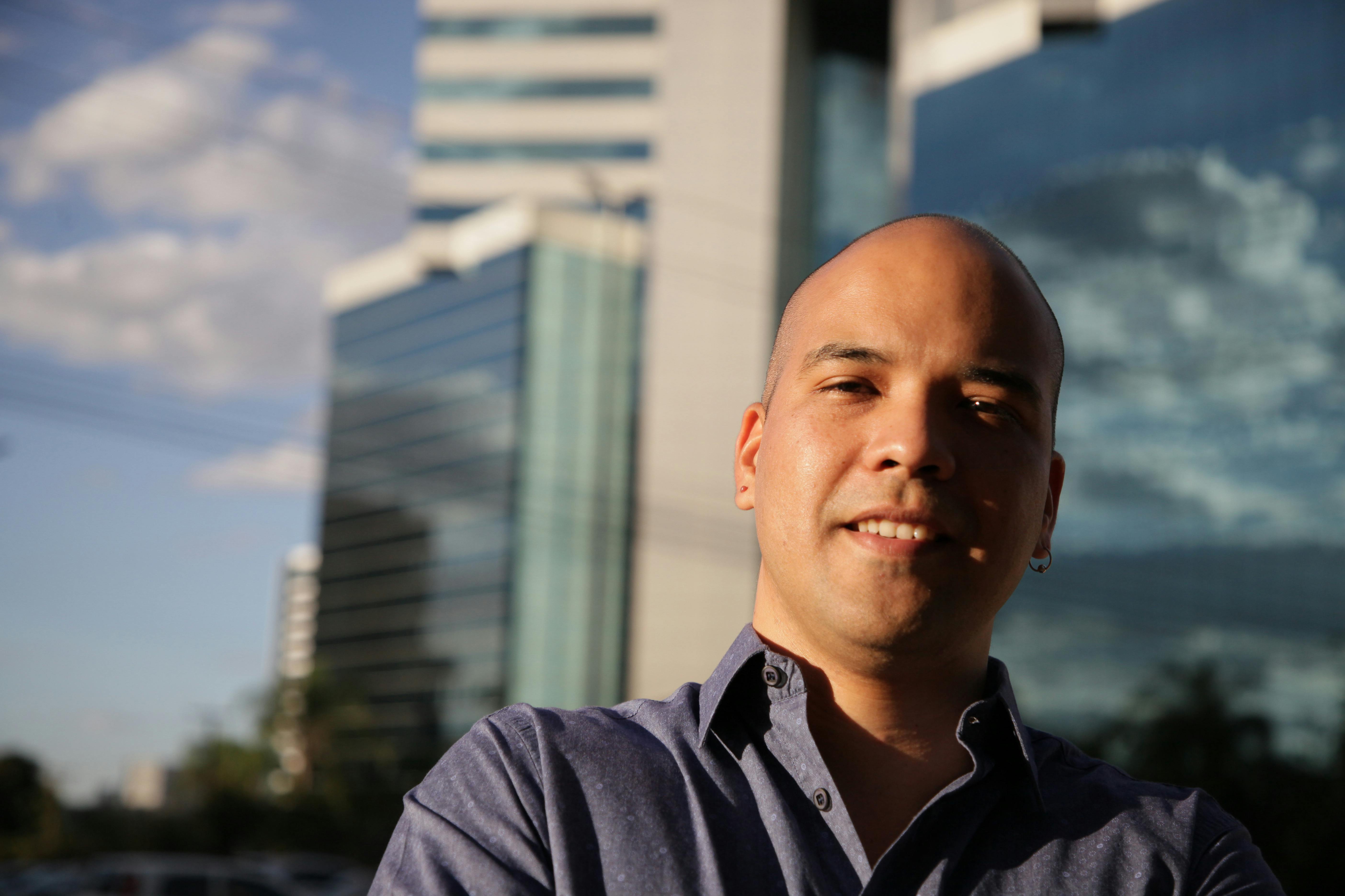 Diplomacy Alumnus Lights Up Geopolitics and AI Strategy — Photo by Ebert Duran on Pexels