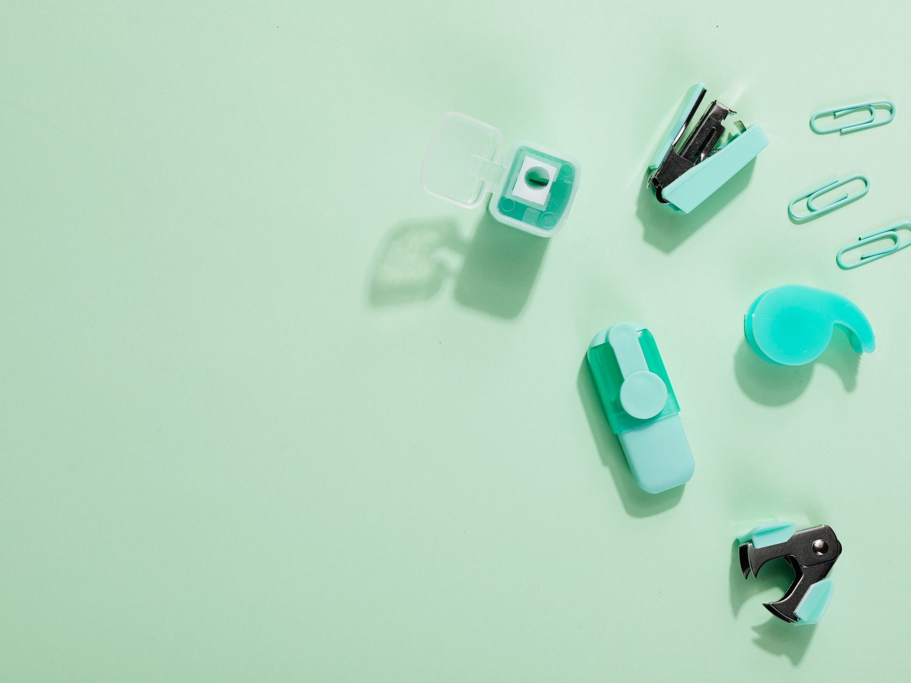 Kingsteignton — house clearance team loading furniture into a van