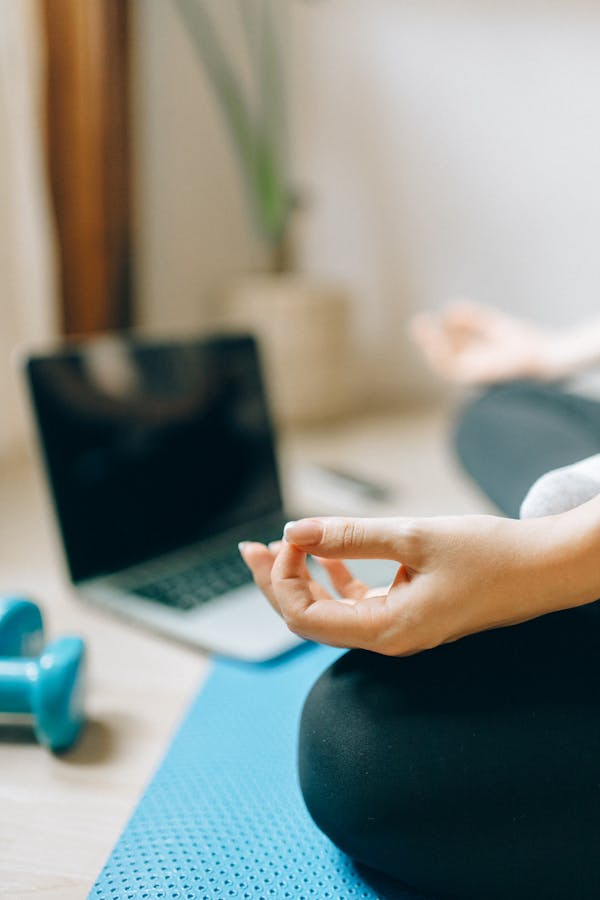 Embracing Simplicity: Tech-Free Fitness for a Mindful Workout Experience