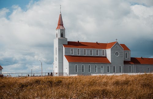 Gratis stockfoto met architectuur, bewolkte lucht, buitenkant