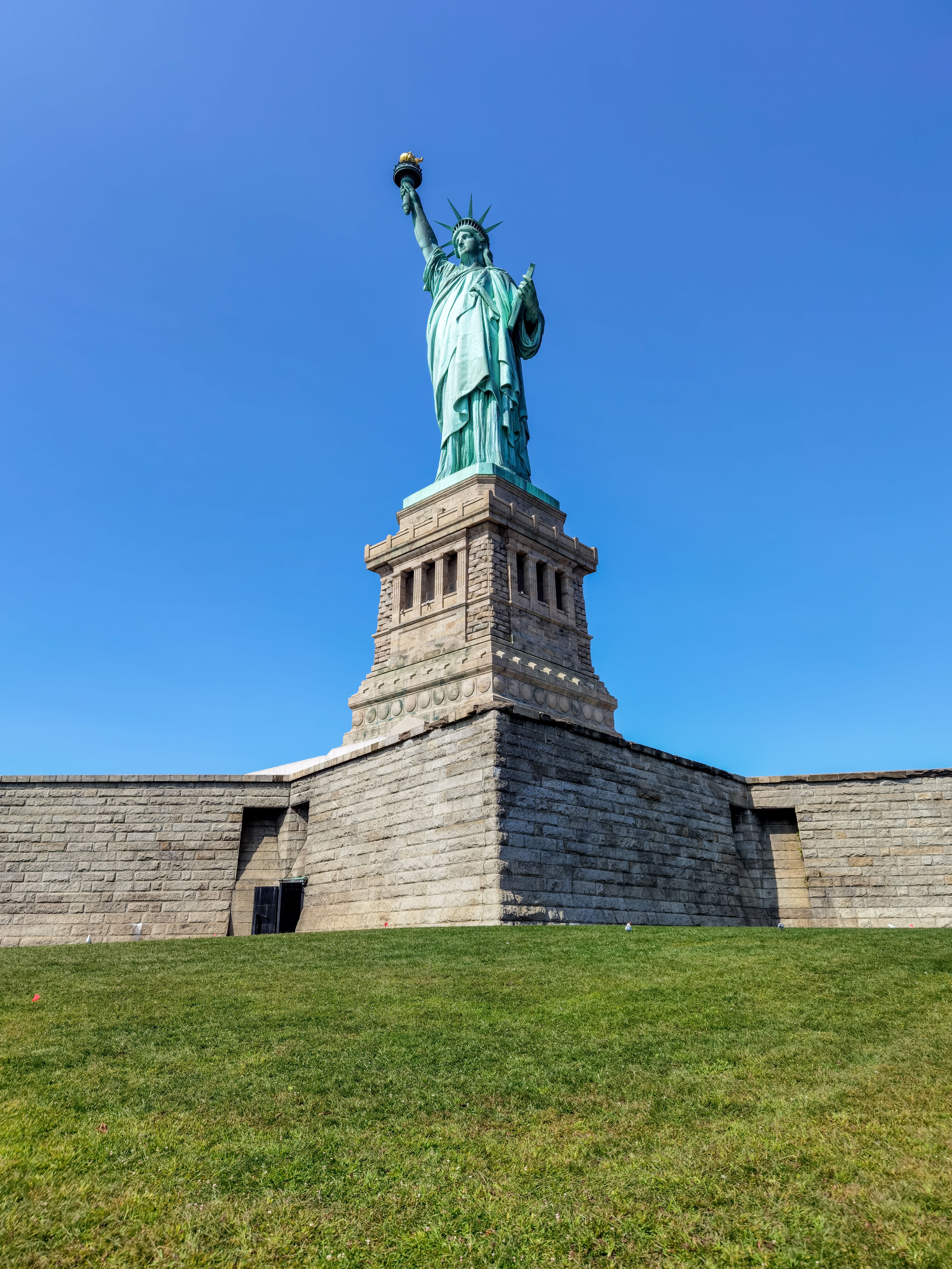 Statue of Apollo Holding a Lyre · Free Stock Photo