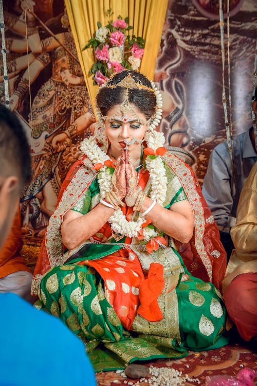 Foto profissional grátis de braceletes, de pernas cruzadas, fotografia de casamento