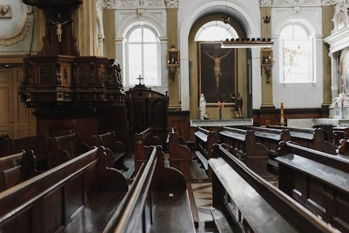 Základová fotografie zdarma na téma církev, dřevěné lavičky, interiér