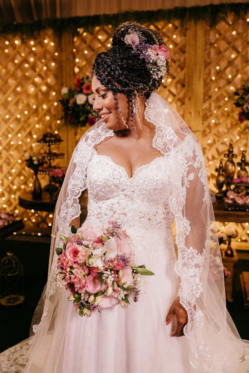Elegant bride with beautiful wedding bouquet · Free Stock Photo Elegant bride with beautiful wedding bouquet · Free Stock Photo
