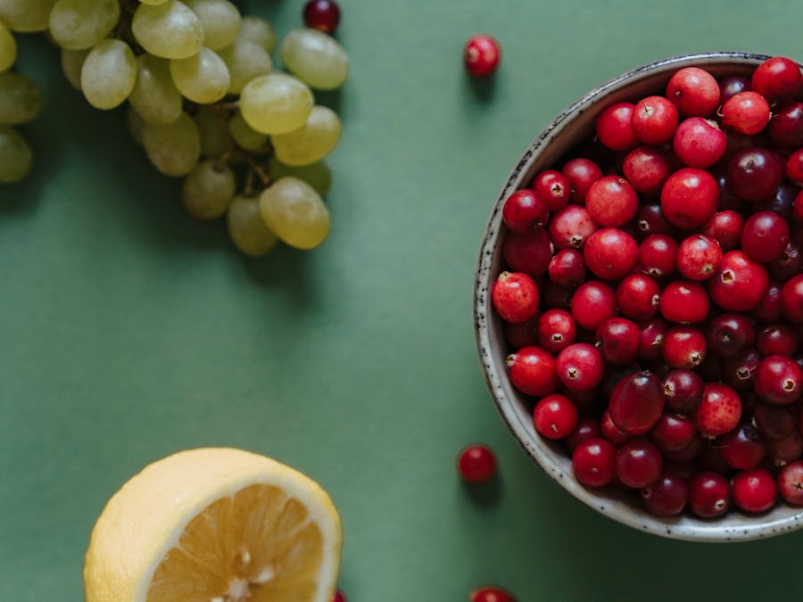 What are the benefits of cranberry juice for males?
