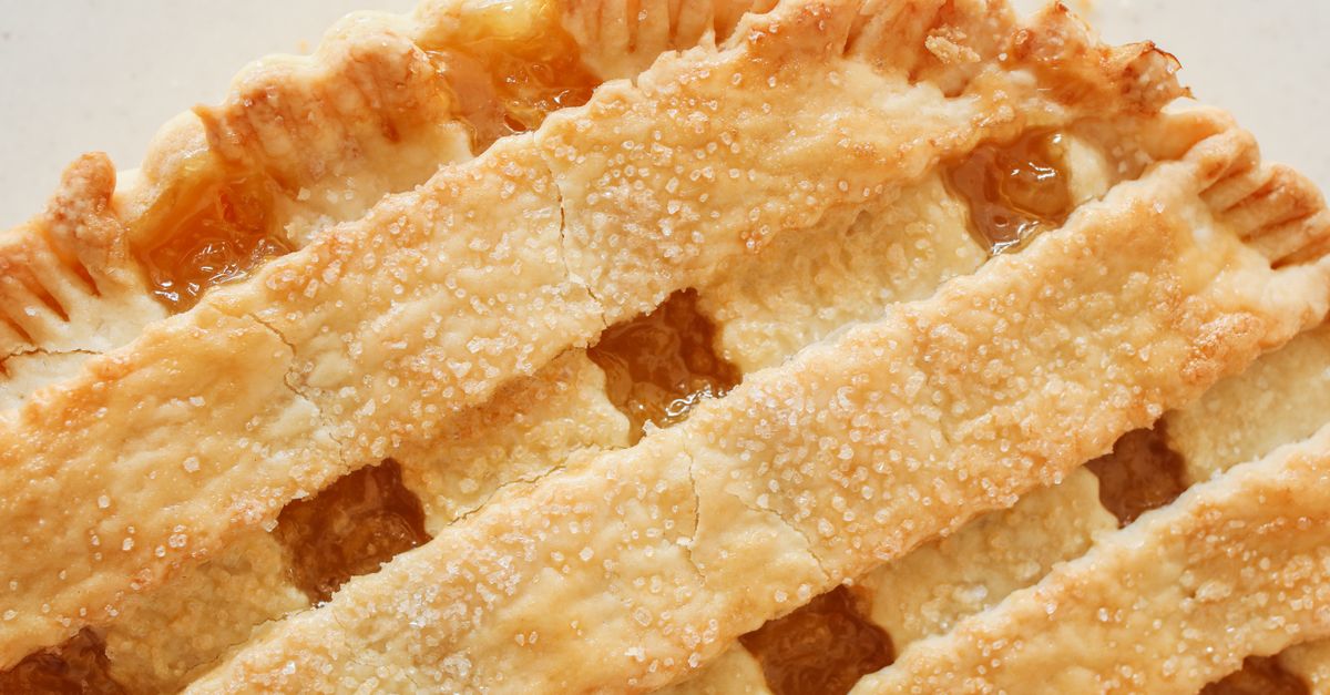 Classic Apple Pie with Lattice Crust