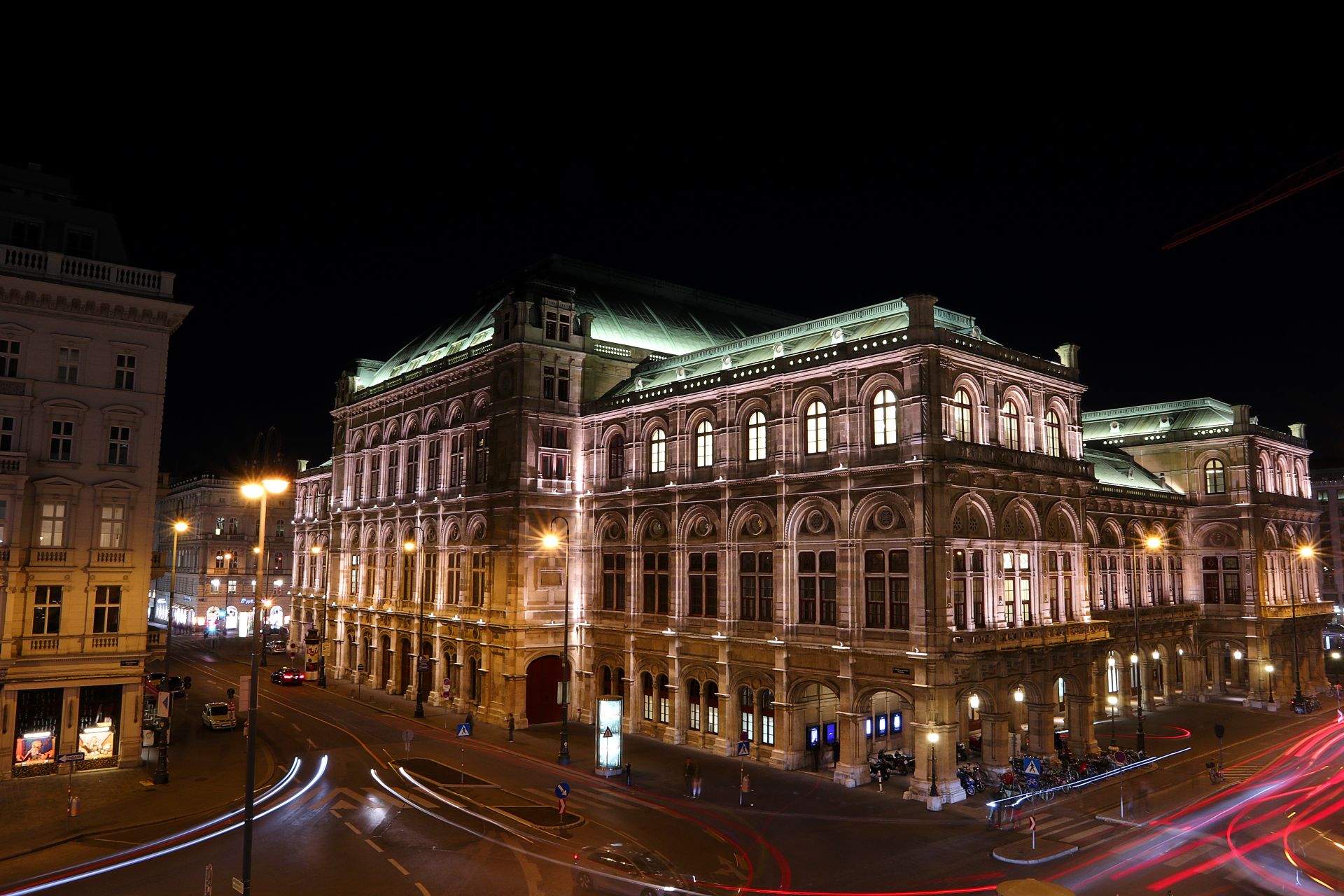 Long Exposure Photography of the Vienna State Opera at Night