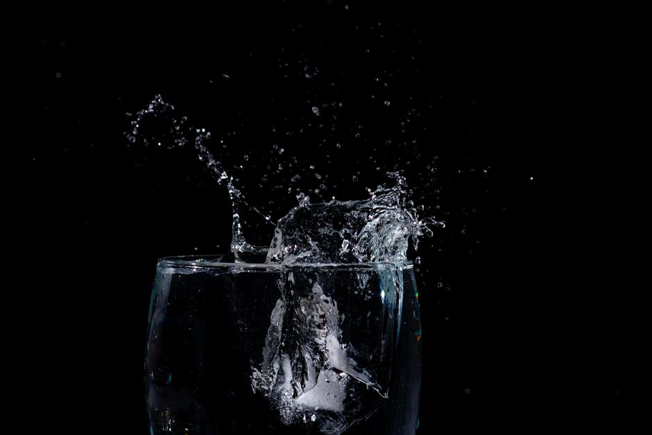 water glass lifestyle photo 1