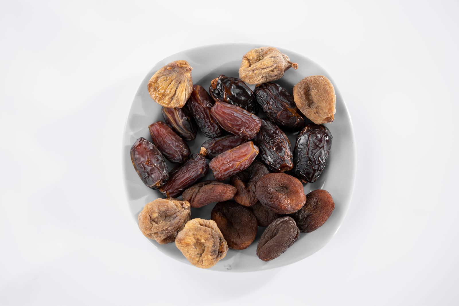 Dried Fruit and Dates Supply for UAE Offices