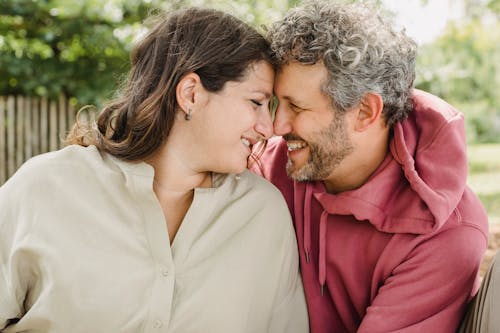 Casal Apaixonado Em Momento Romântico