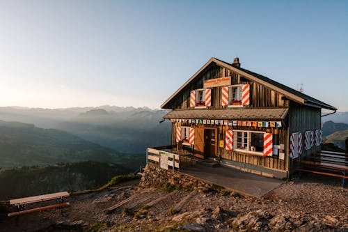 Ücretsiz Ahşap ev, ahşap kulübe, Alpler içeren Ücretsiz stok fotoğraf Stok Fotoğraflar