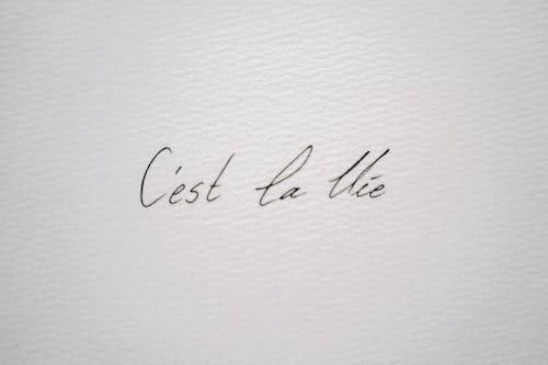 Free Close-Up Shot of a Quote on a Paper Stock Photo