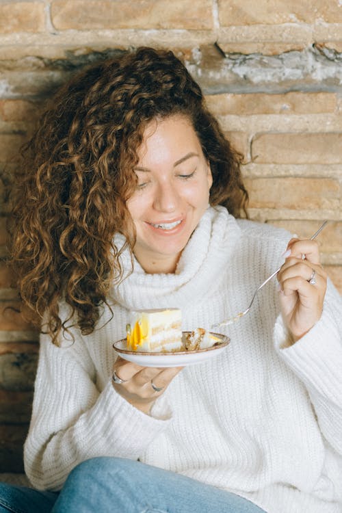 Kostenloses Stock Foto zu essen, festhalten, frau