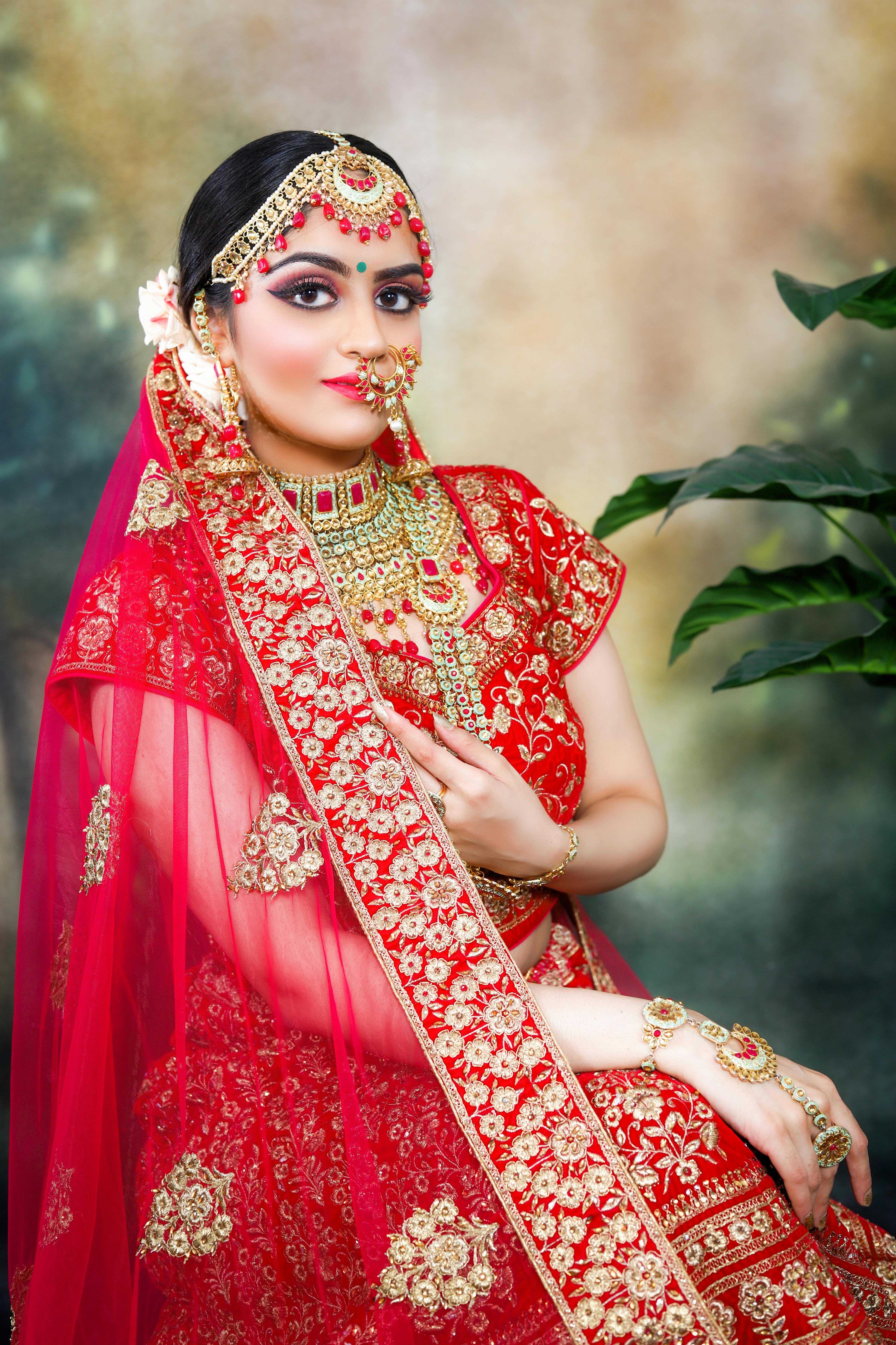 Beautiful Non Bengali Bride Red Lehenga Choli Gorgeous Looking Makeup Stock  Photo by ©aarnabdas01@gmail.com 563712064