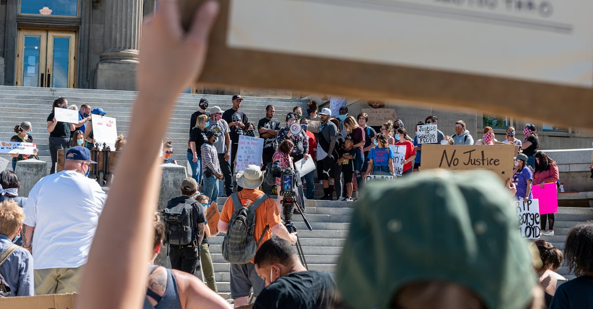 美妝品牌涉政治引發消費者抗議 行動影片曝光