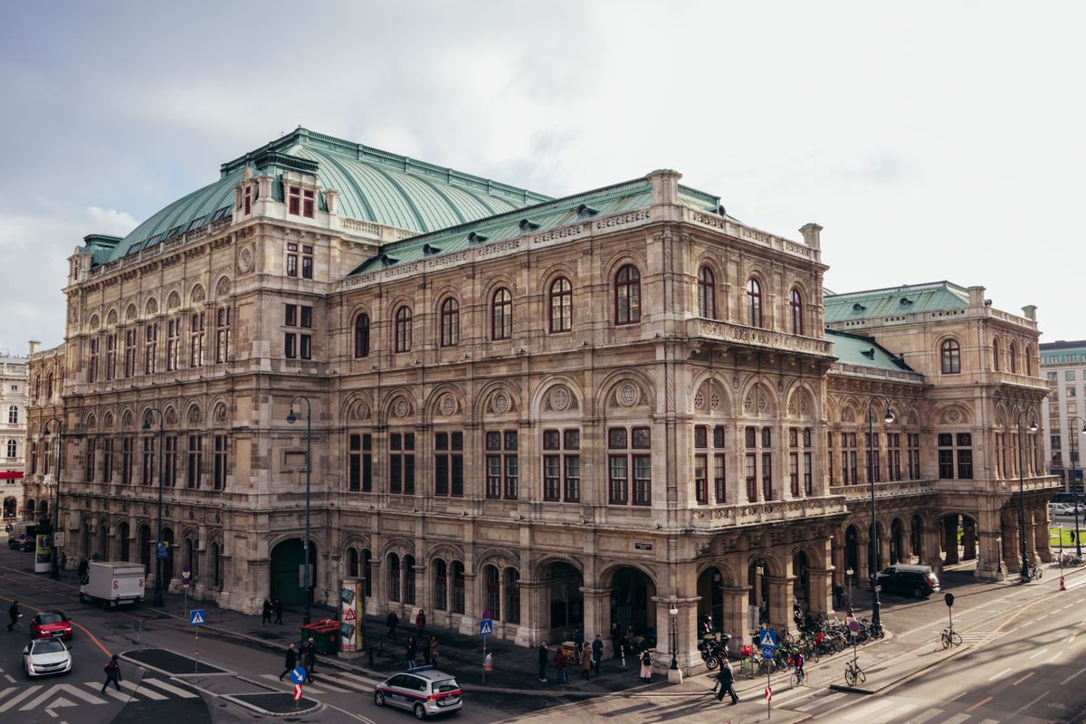 Clădirea Operei de Stat din Viena văzută de afară