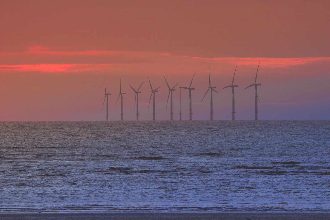 Offshore wind turbine operating in a harsh marine environment