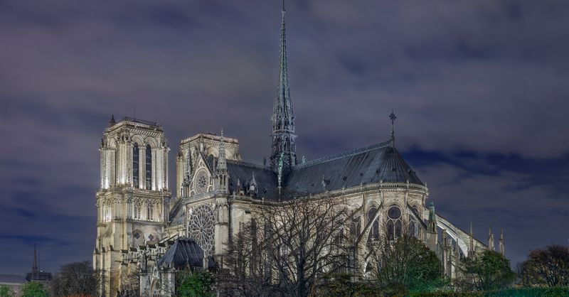 Quand a été construite Notre-Dame de Paris ?