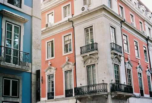 Základová fotografie zdarma na téma architektura, balkony, důmy