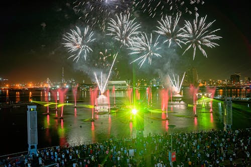 Immagine gratuita di celebrazione, Cielo scuro, città