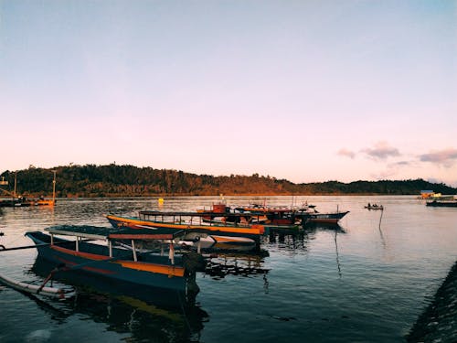 Foto d'estoc gratuïta de barca, barca de pesca, llac