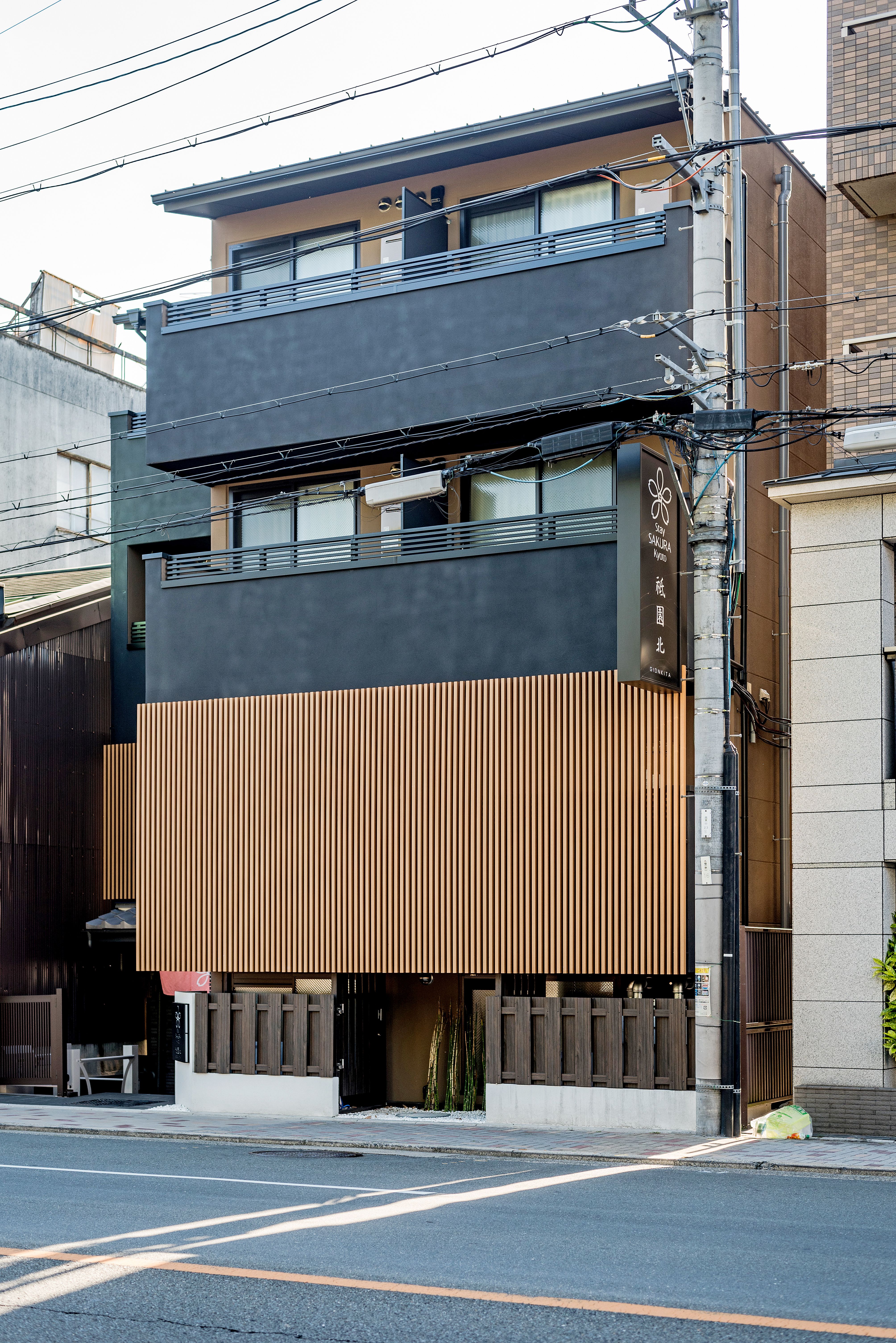 日本当代建筑以极简主义设计和简洁的线条为特色
