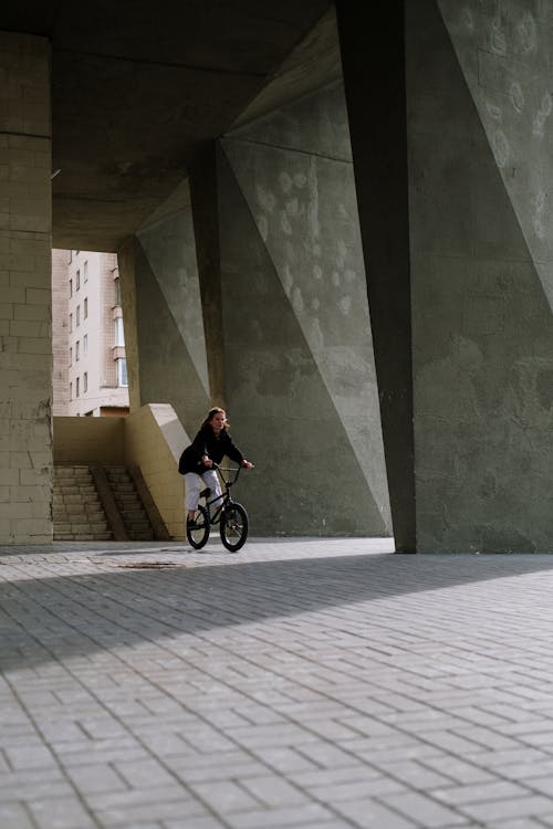 Kostnadsfri bild av bmx, cykel, kvinna