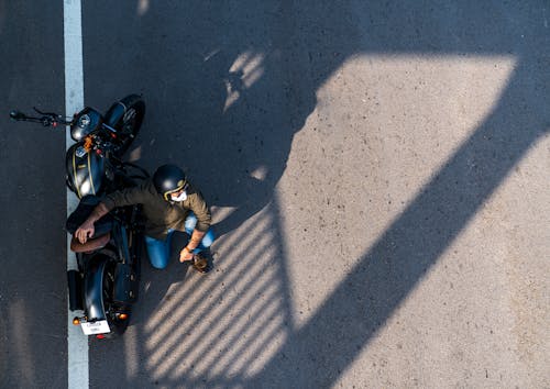 Základová fotografie zdarma na téma denní, helma, jezdec