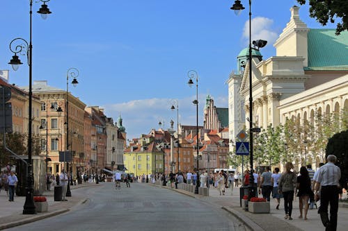 Základová fotografie zdarma na téma budovy, centrum města, chůze