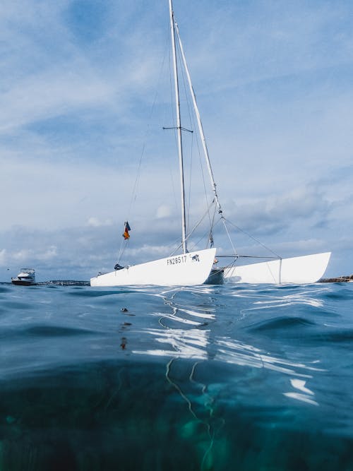 Free Boat Sailing Through Sea Stock Photo