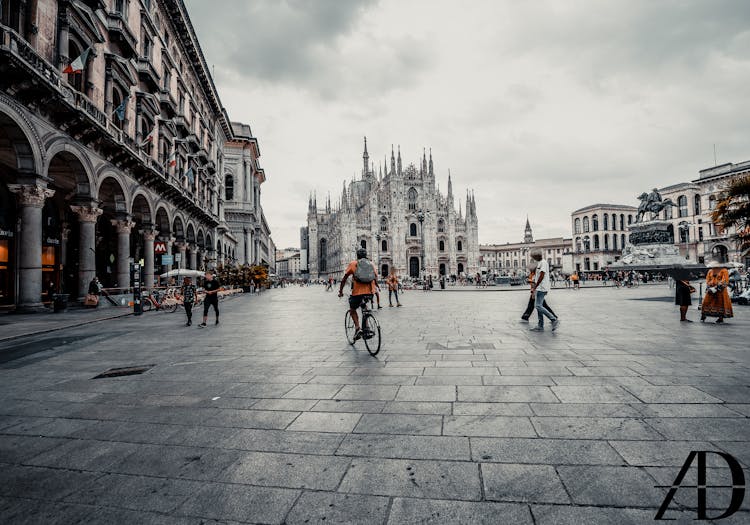 Piazza Del Duomo In Milan