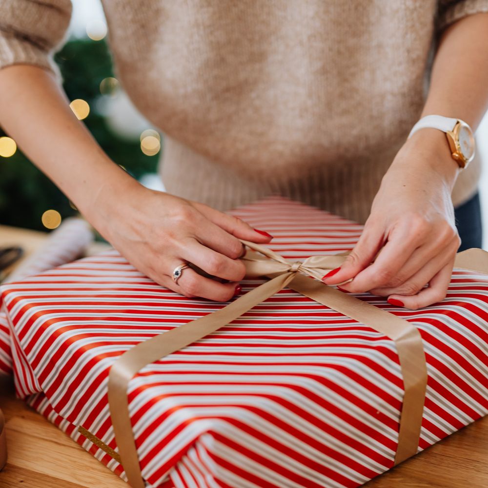 Maidens — professional packers wrapping and boxing belongings