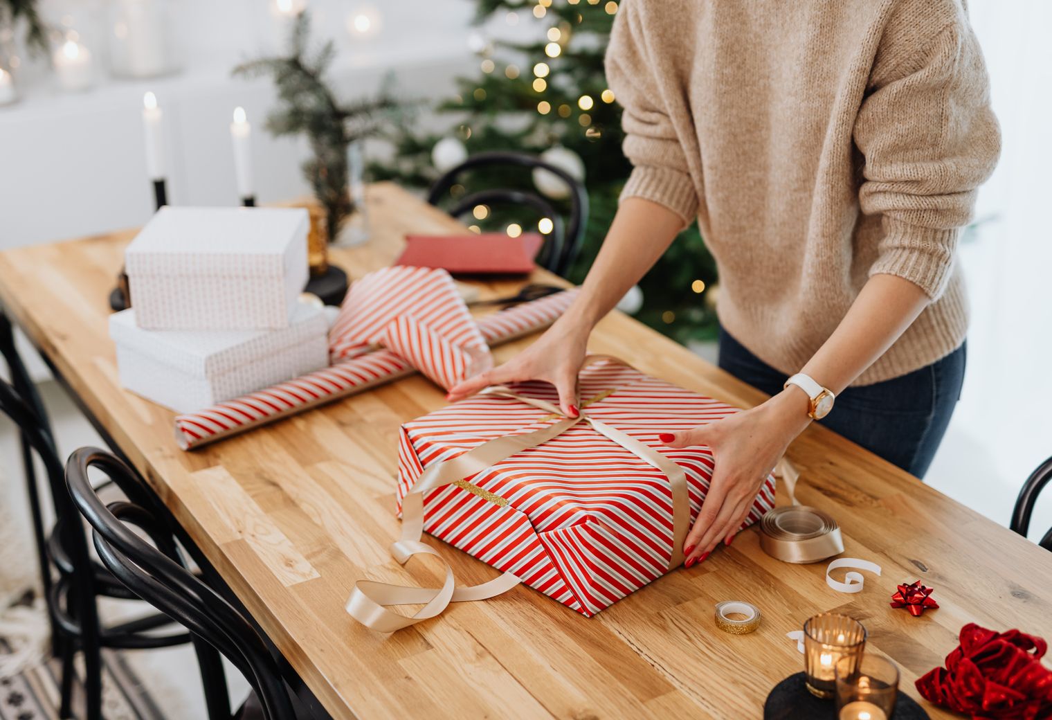 Redbourn — professional packers wrapping and boxing belongings