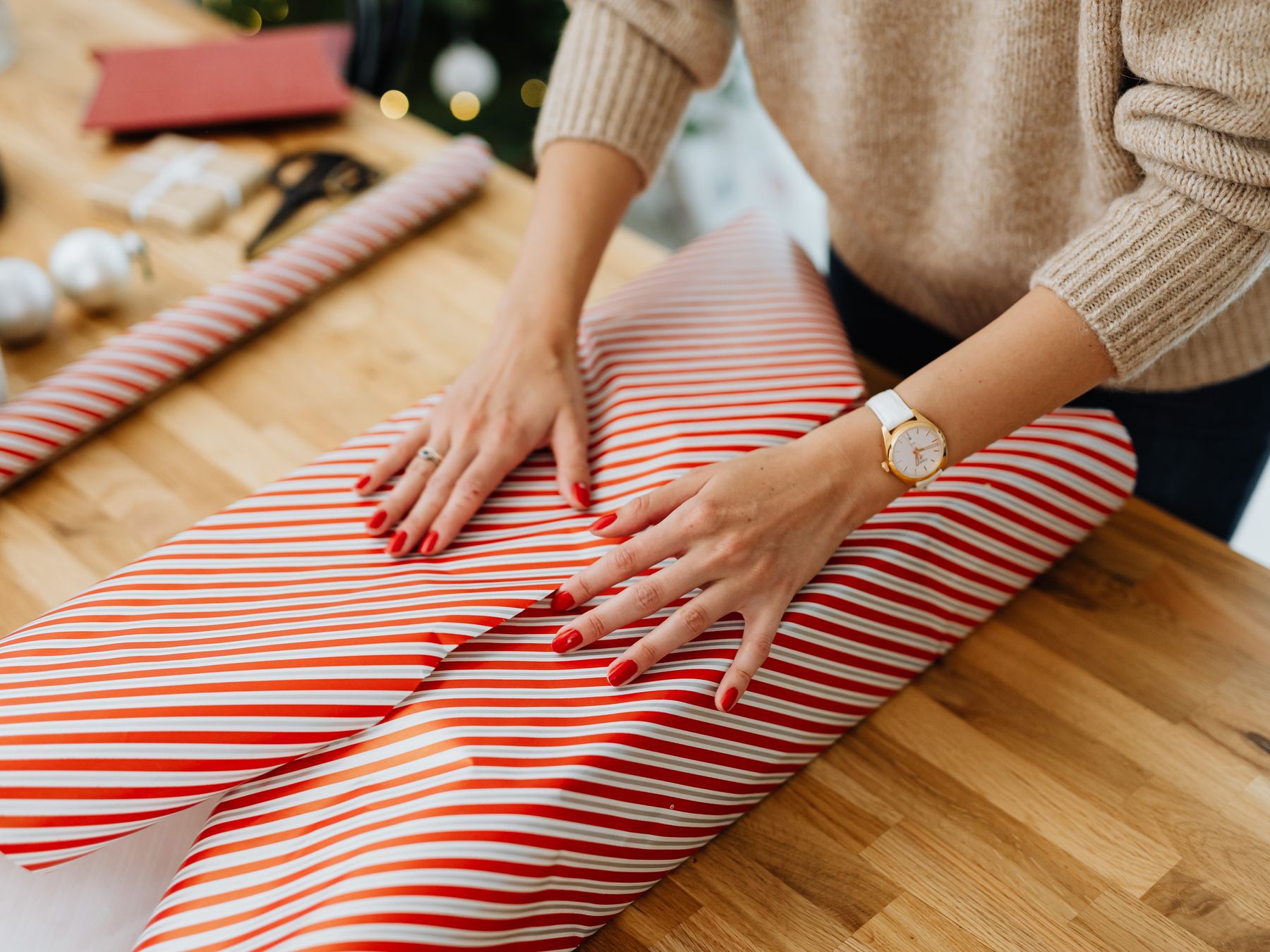 Clun — professional packers wrapping and boxing belongings