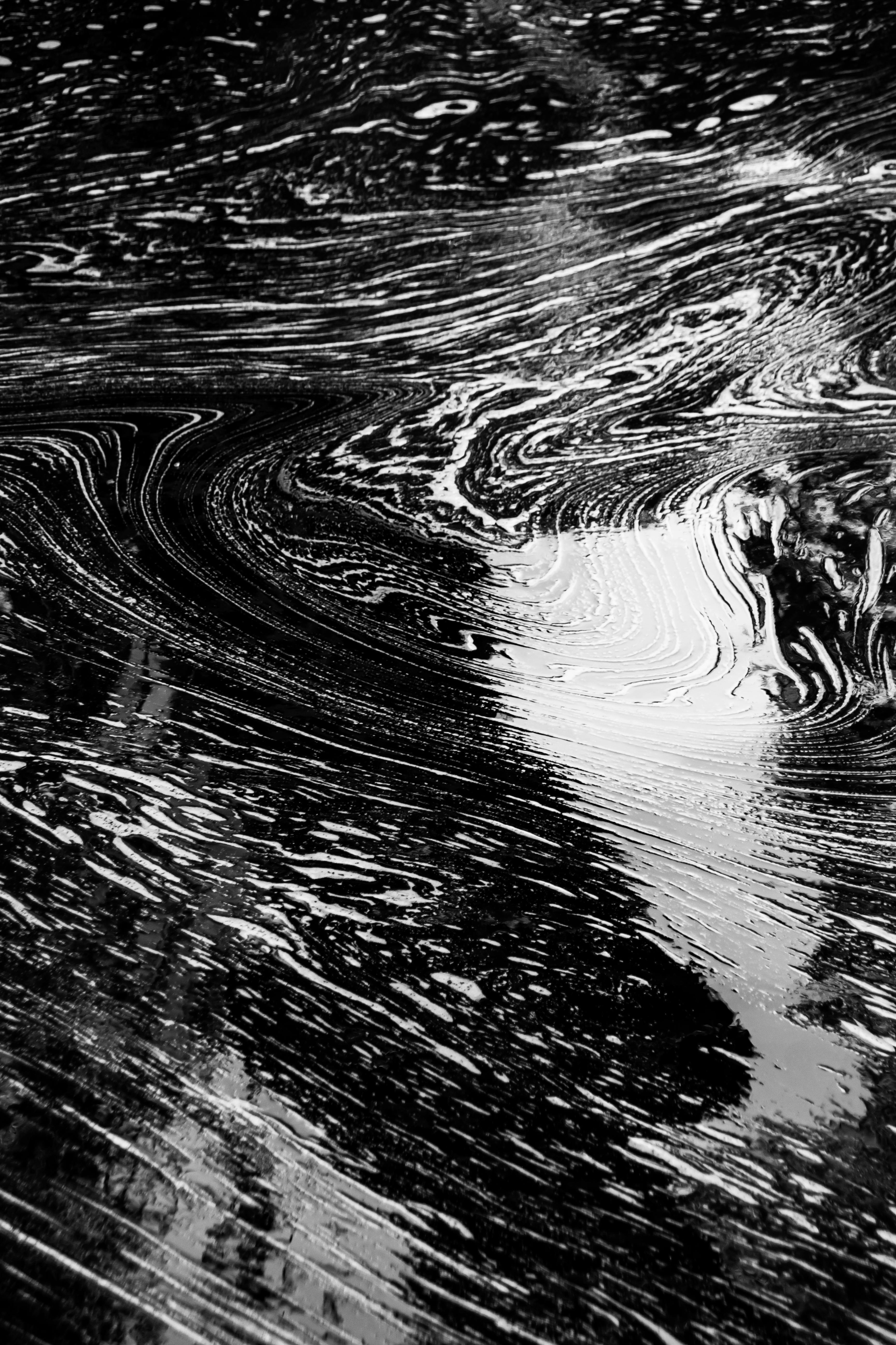 Granular Pattern on Monochrome Photography · Free Stock Photo