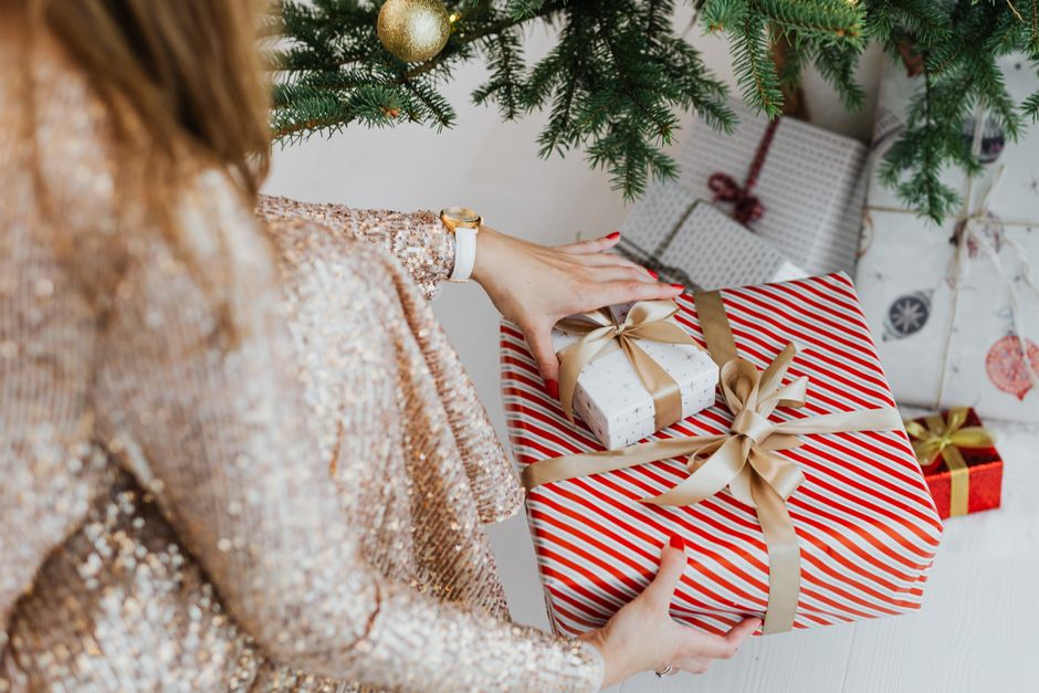 Editable Gift Guide PDFs Using Canva + DesignLumo