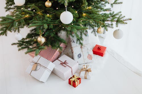 Foto profissional grátis de árvore de Natal, bolas de Natal, decorações