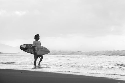 Darmowe zdjęcie z galerii z aktywność, deska surfingowa, mężczyzna