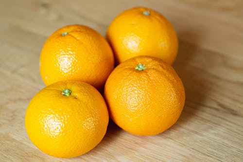 Ganze Frische Mandarinen Mit Heller Schale Auf Dem Tisch