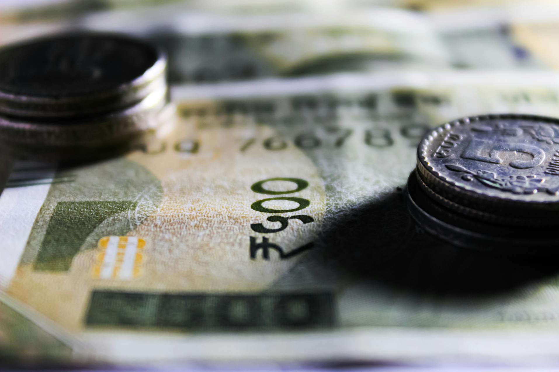 1-usd-to-inr-conversion-and-live-exchange-rate-today