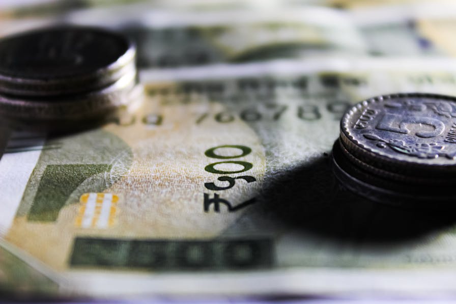 1-usd-to-inr-conversion-and-live-exchange-rate-today