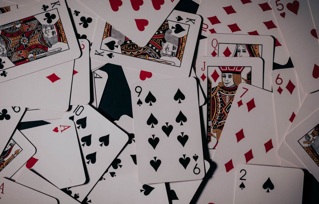 Online Casino: Spielautomaten und Live-Spiele im Überblick