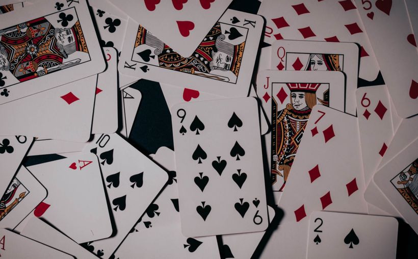 Online Casino: Spielautomaten und Live-Spiele im Überblick