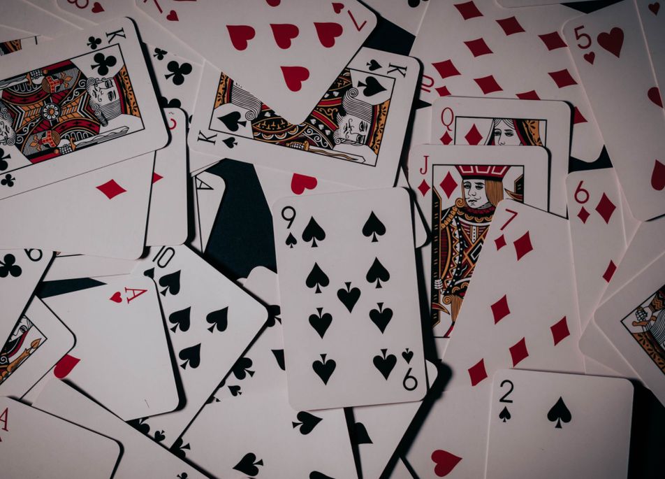 Online Casino: Spielautomaten und Live-Spiele im Überblick