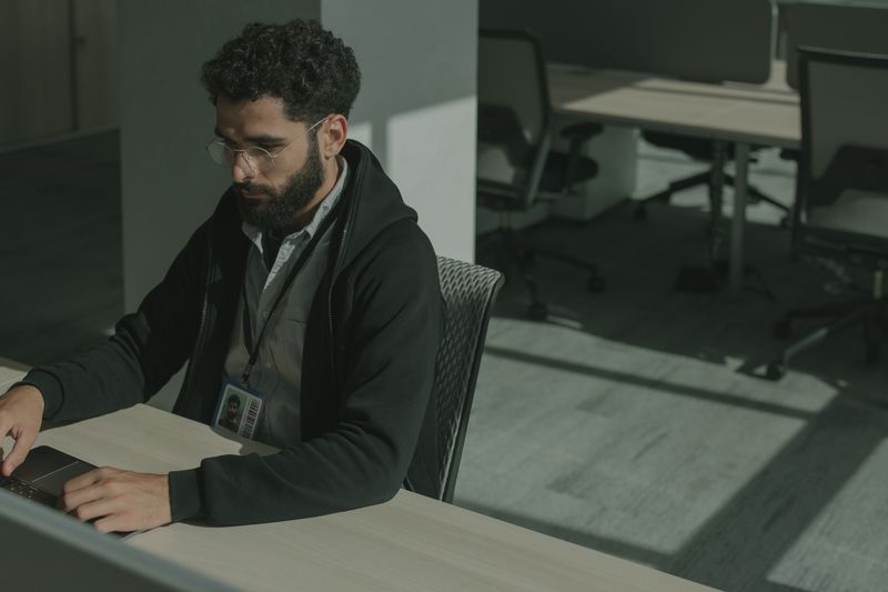 Remote employee securely accessing cloud applications from a laptop